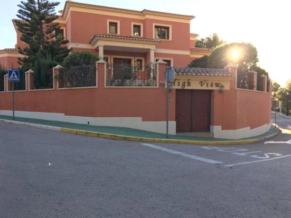 Casa independiente en calle Berlin s/n