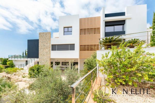 Casa independiente en calle de les Revoltes