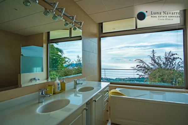 Casa independiente en calle Costa Azul