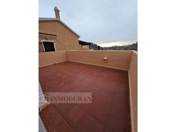 Casa independiente en calle Bélgica, 15