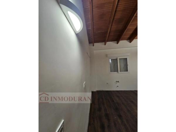 Casa independiente en calle Bélgica, 15