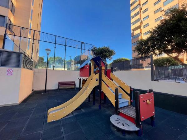 Piso en avenida Mestral, 6