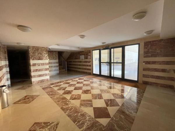 Piso en avenida Mestral, 6