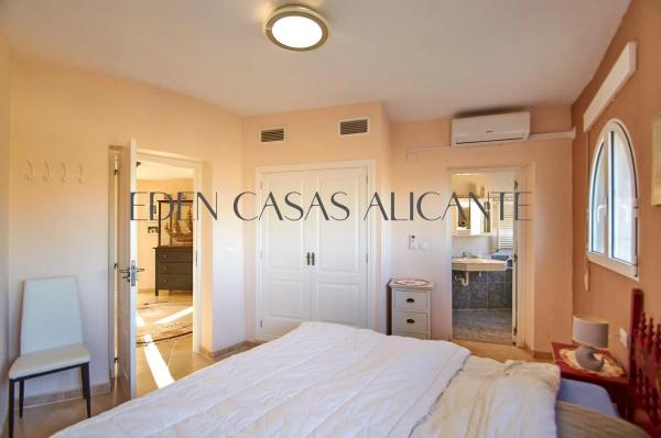 Casa independiente en calle Alemanya