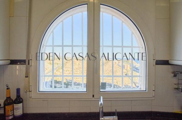 Casa independiente en calle Alemanya