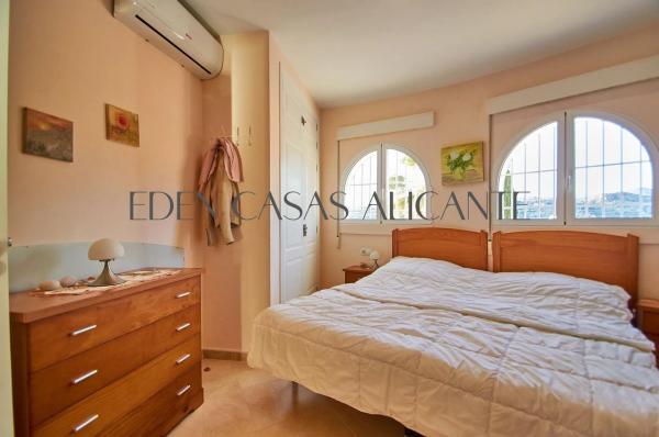 Casa independiente en calle Alemanya