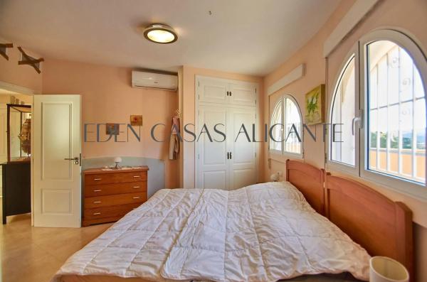 Casa independiente en calle Alemanya