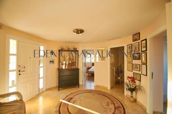 Casa independiente en calle Alemanya