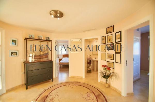 Casa independiente en calle Alemanya