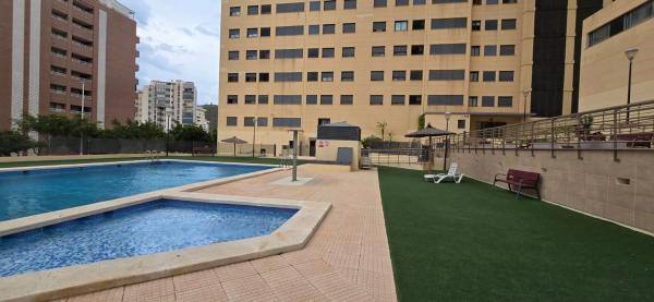 Piso en avenida Mestral