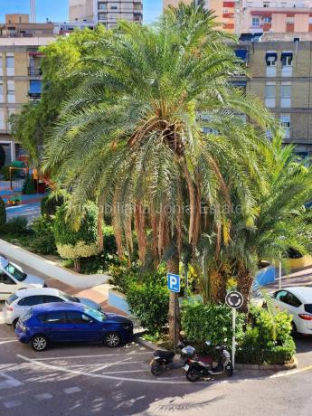 Piso en plaza de la Comunidad