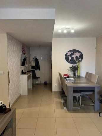 Piso en calle Benimantell, 1