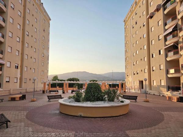 Piso en avenida Tellerola, 2