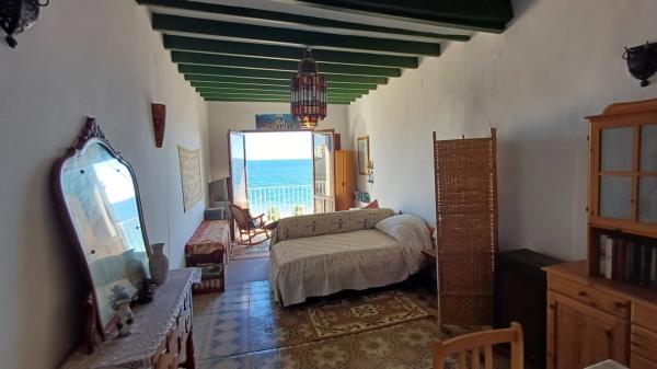 Chalet pareado en calle Pou