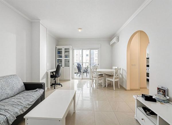 Piso en avenida Tellerola, 11