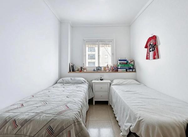 Piso en avenida Tellerola, 11