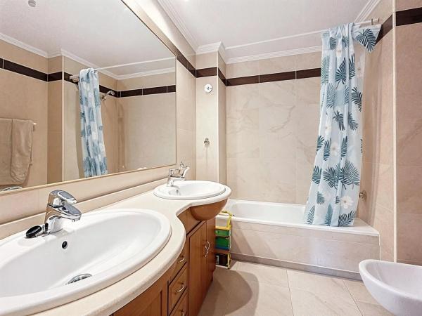 Piso en avenida Tellerola, 11