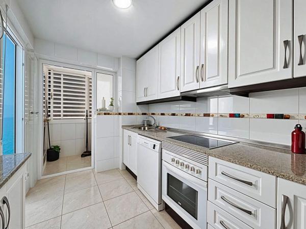 Piso en avenida Tellerola, 11