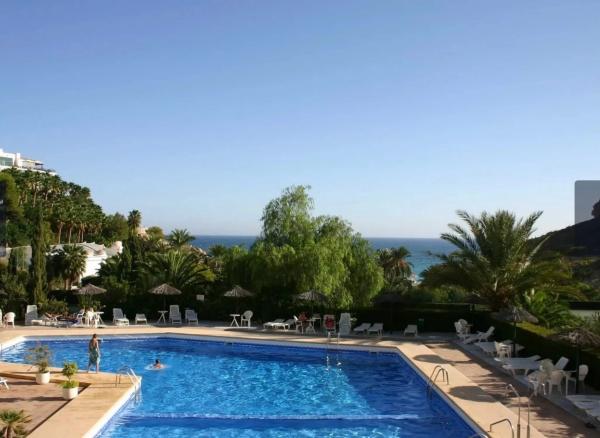 Estudio en calle Noruega, 12