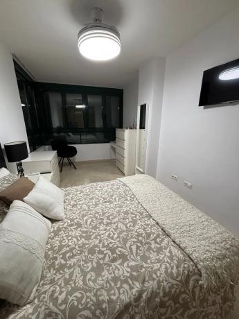 Piso en avenida Mestral, 2