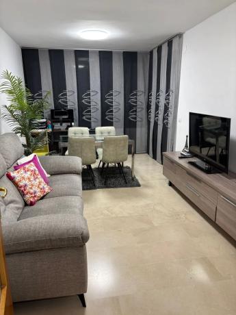 Piso en avenida Mestral, 2