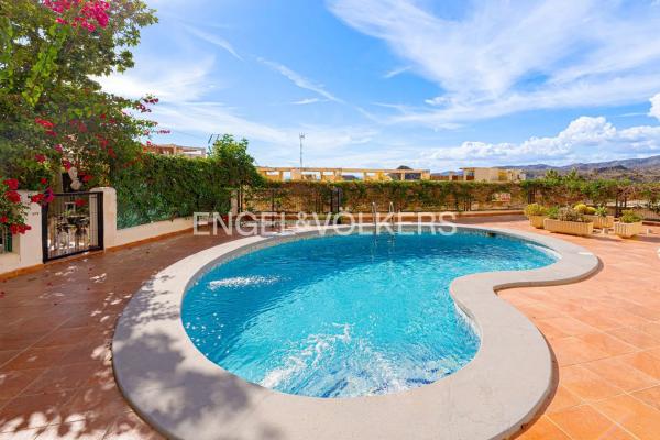 Casa independiente en avenida d'Europa