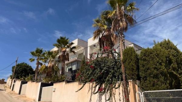 Chalet adosado en calle Dinamarca, 171