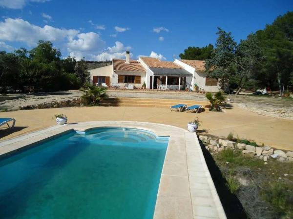 Casa independiente en Urbanización el Charco