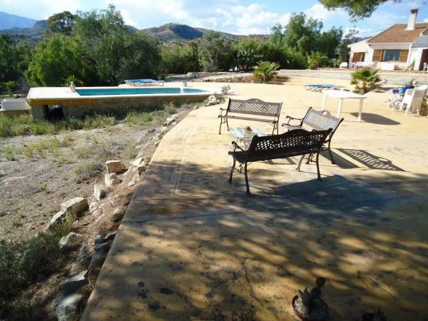 Casa independiente en Urbanización el Charco