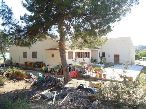 Casa independiente en Urbanización el Charco