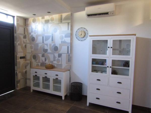 Estudio en calle Campello, 4