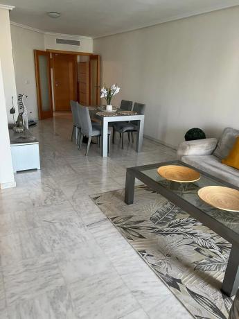 Piso en avenida Mestral, 5