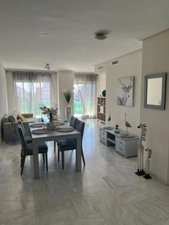 Piso en avenida Mestral, 5