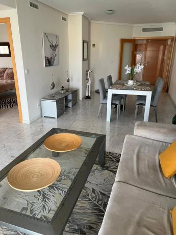 Piso en avenida Mestral, 5