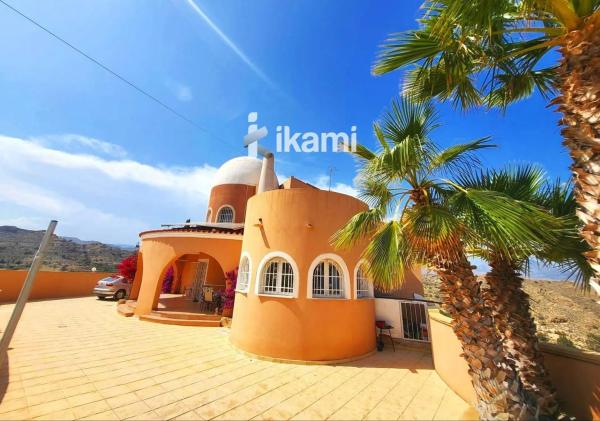 Casa independiente en calle Alemanya