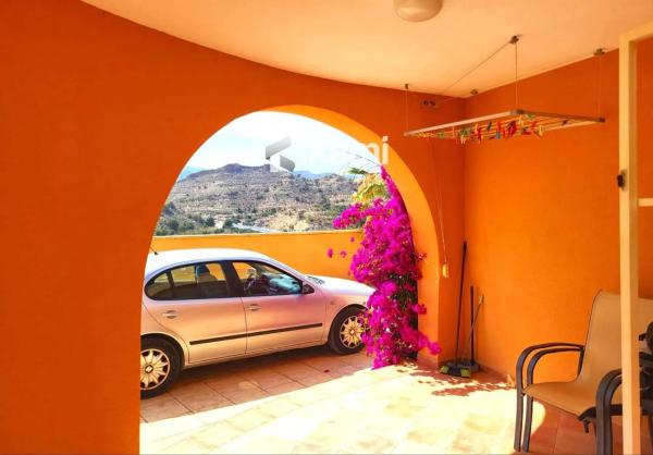 Casa independiente en calle Alemanya