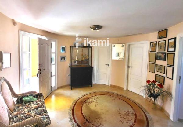 Casa independiente en calle Alemanya