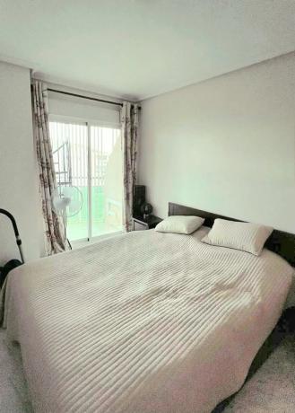 Piso en avenida Mestral, 5