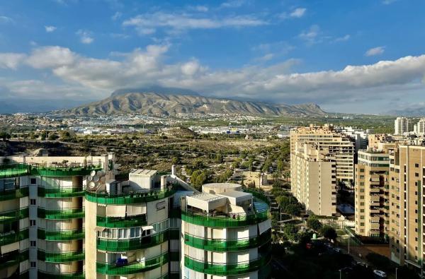 Piso en avenida Mestral, 5