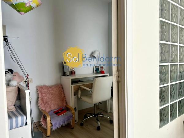 Piso en avenida Riu Torres