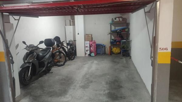 Piso en avenida Tellerola, 1