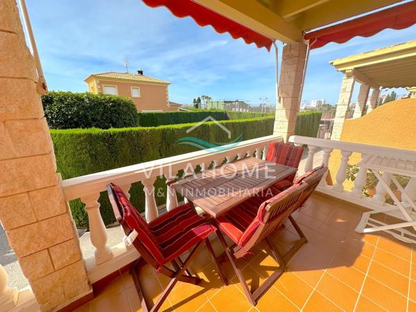 Chalet pareado en avenida del Mediterrani