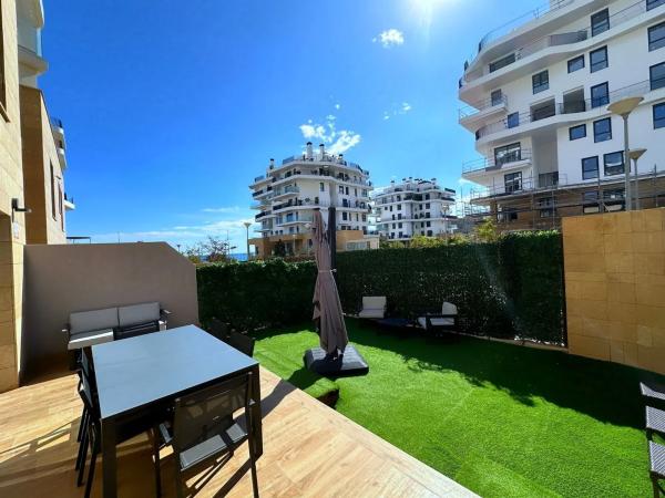 Chalet adosado en calle Edeta, 3