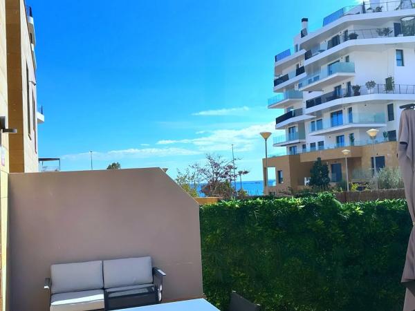 Chalet adosado en calle Edeta, 3