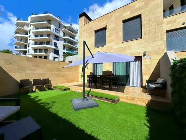 Chalet adosado en calle Edeta, 3