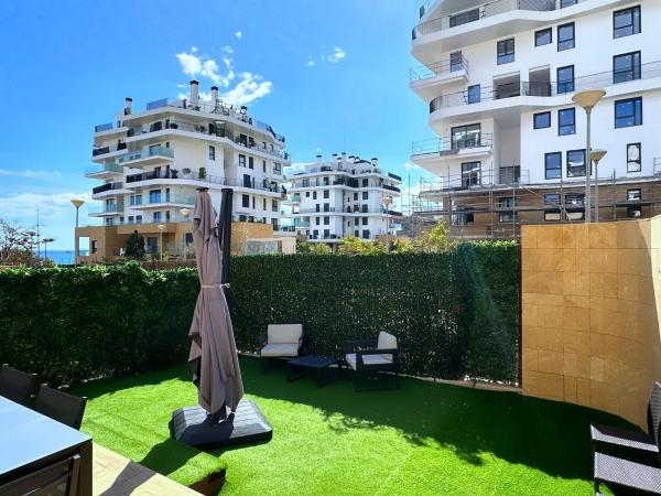 Chalet adosado en calle Edeta, 3