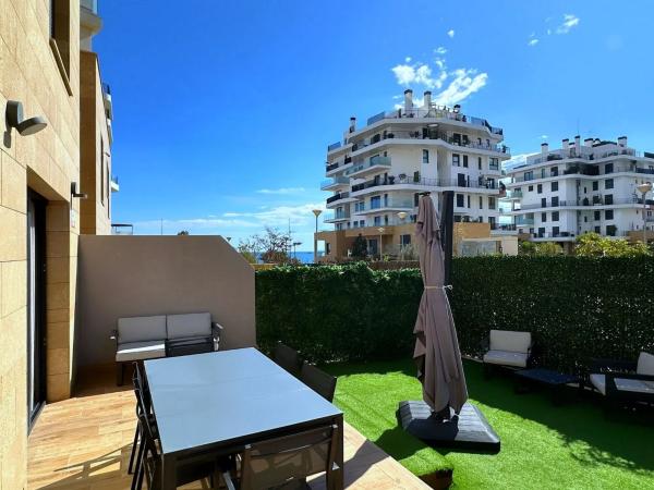 Chalet adosado en calle Edeta, 3