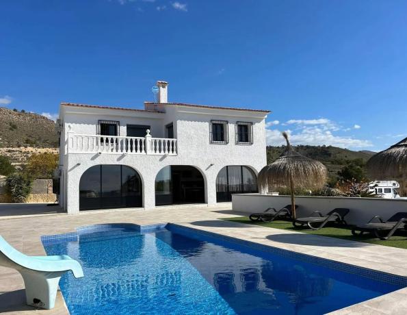 Casa independiente en Partida Damunt l'Horta