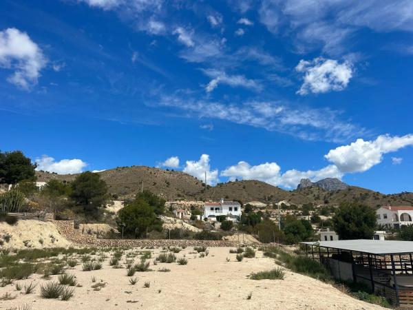 Casa independiente en Partida Damunt l'Horta