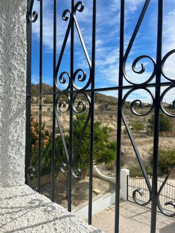 Casa independiente en Partida Damunt l'Horta